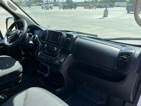 Used 2025 RAM ProMaster 2500 w/ U-Haul Equipment Group FWD image 14