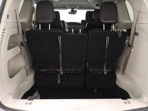 Certified 2024 Chrysler Pacifica Touring-L FWD image 20