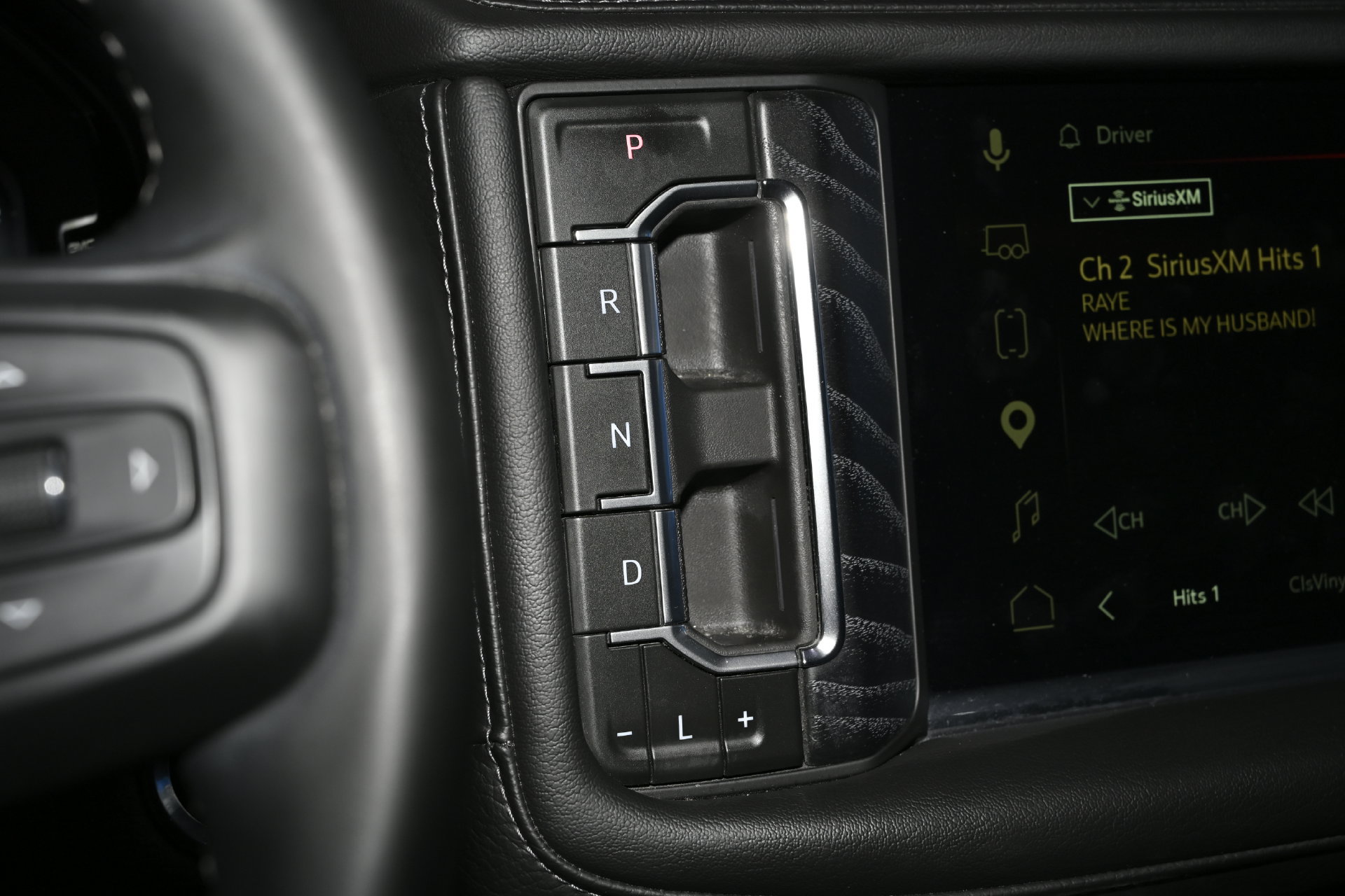 Used 2023 GMC Yukon XL Denali RWD image 41