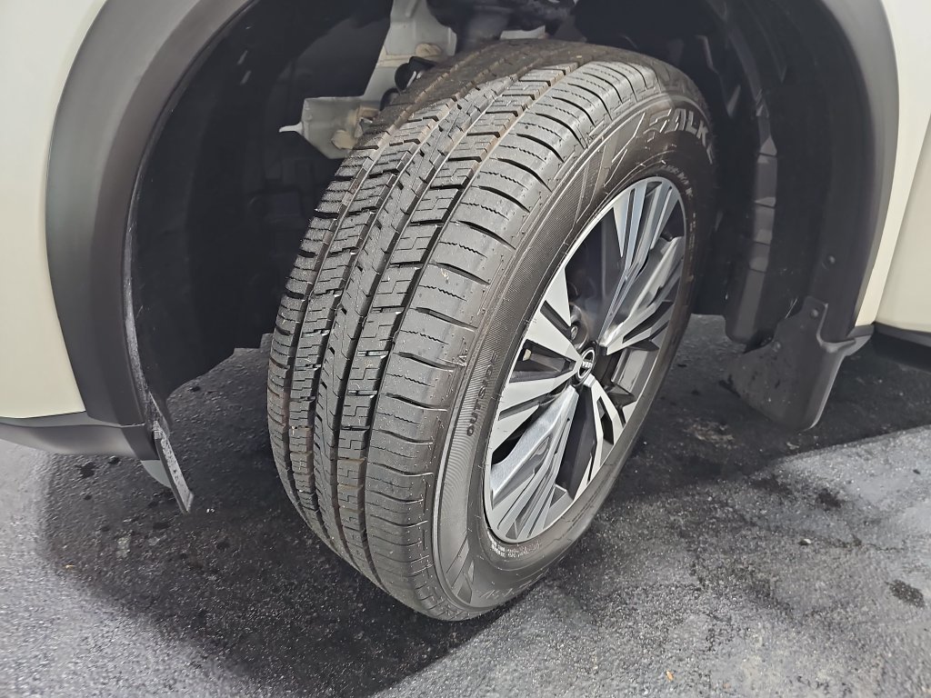 Certified 2023 Nissan Rogue SV AWD/4WD image 30