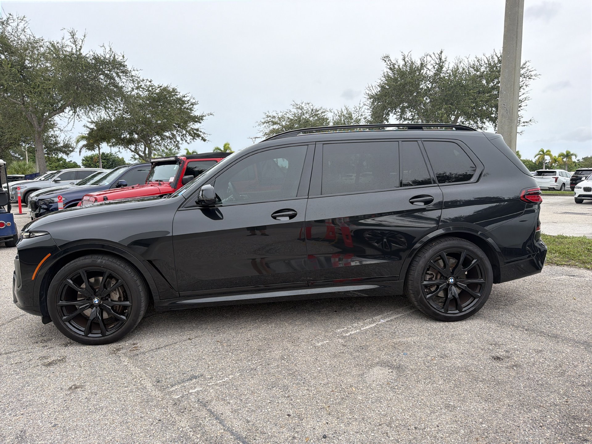 Used 2024 BMW X7 xDrive40i w/ Executive Package AWD/4WD image 7