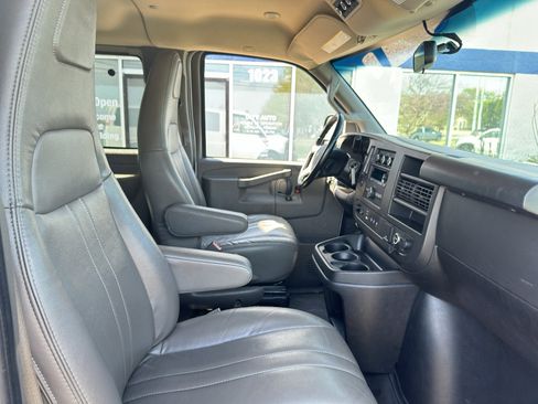 Used 2022 Chevrolet Express 3500 LS image 11