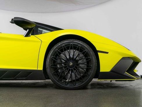 Used 2017 Lamborghini Aventador LP 750-4 Superveloce image 11