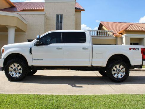 Used 2018 Ford F250 Platinum w/ Platinum Ultimate Package AWD/4WD image 11