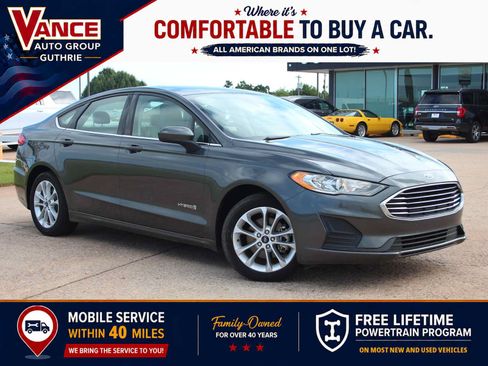 Used 2019 Ford Fusion SE FWD image 1