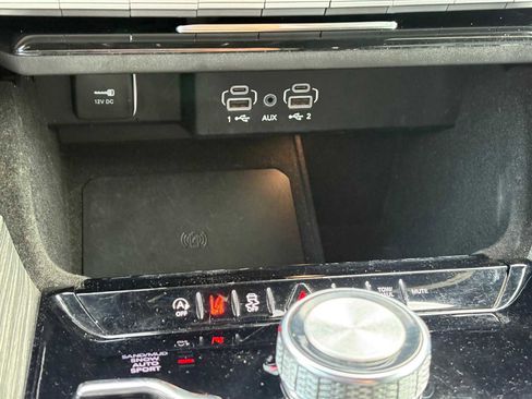 Used 2022 Jeep Wagoneer Series II AWD/4WD image 17