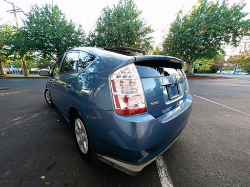 Used 2009 Toyota Prius w/ Pkg 2 FWD image 4
