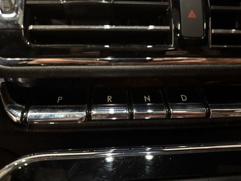 Used 2018 Lincoln Navigator L Reserve w/ Technology Package image 18