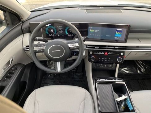 New 2026 Hyundai Tucson Blue SE image 23