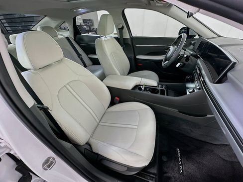 Used 2025 Hyundai Sonata SEL FWD image 30