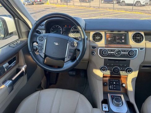 Used 2016 Land Rover LR4 HSE Silver Edition image 5