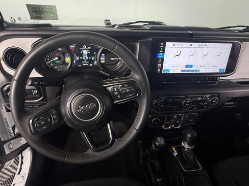 Used 2024 Jeep Wrangler Unlimited AWD/4WD image 14
