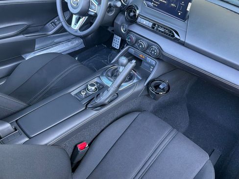 New 2026 MAZDA MX-5 Miata Club w/ Interior Package RWD image 17