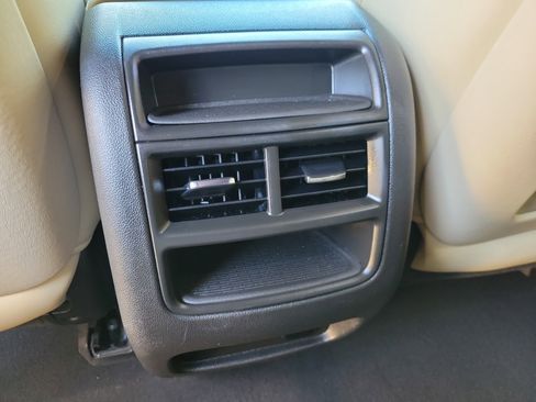 Used 2017 Cadillac XT5 Luxury w/ Driver Awareness Package image 17