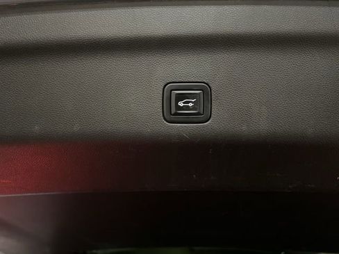 Used 2022 Chevrolet Suburban Premier AWD/4WD image 62