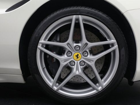 Certified 2017 Ferrari California T image 28
