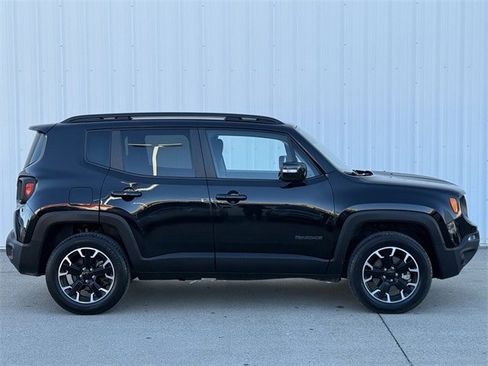 Used 2023 Jeep Renegade Latitude image 3