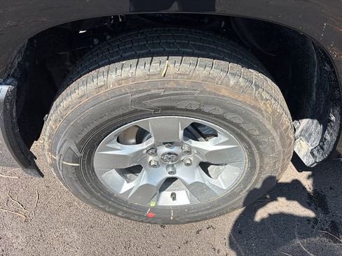 New 2026 RAM 1500 4x4 Crew Cab image 33