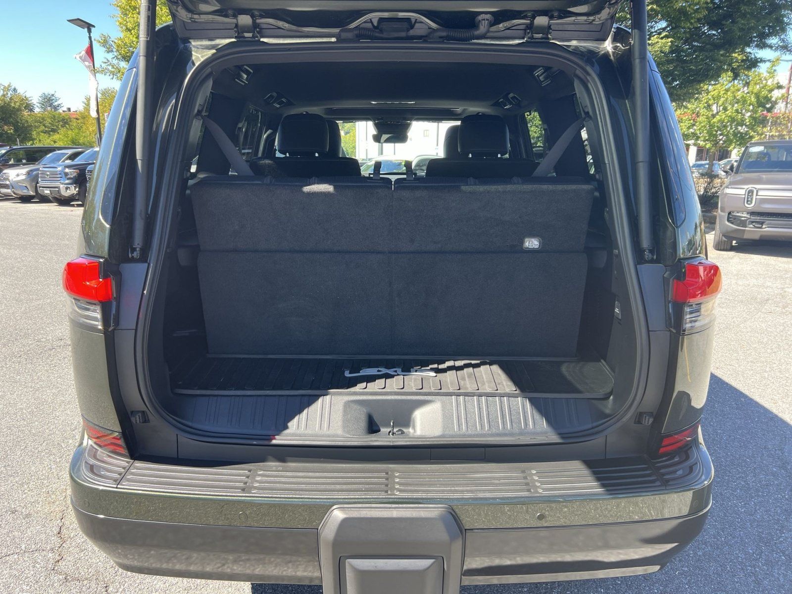 Used 2026 Lexus GX 550 w/ Accessory Package (2T) AWD/4WD image 27