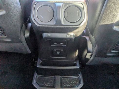 Used 2018 Jeep Wrangler Unlimited Rubicon image 18