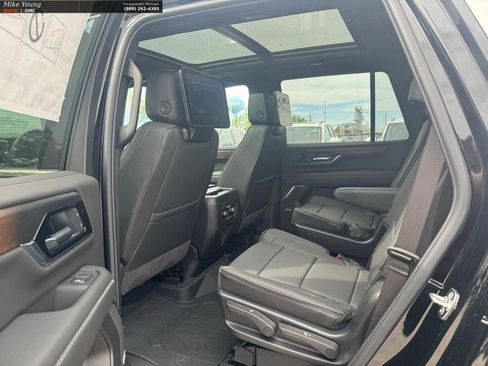 New 2026 GMC Yukon Denali w/ Denali Reserve Package AWD/4WD image 10