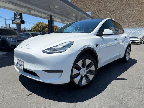 Used 2021 Tesla Model Y 2WD image 1