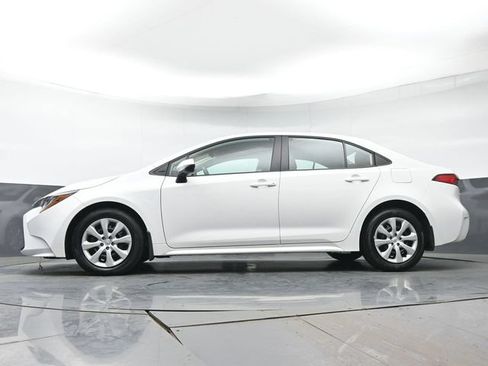 Certified 2025 Toyota Corolla LE FWD image 27
