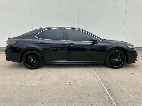 Used 2022 Toyota Camry XSE image 8