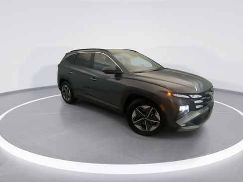 Used 2025 Hyundai Tucson SEL FWD image 6