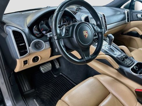 Used 2014 Porsche Cayenne GTS AWD/4WD image 4