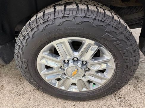 Used 2024 Chevrolet Silverado 2500 High Country image 8