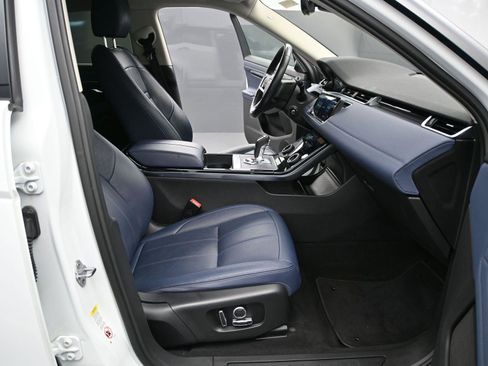 Used 2021 Land Rover Range Rover Evoque SE image 16