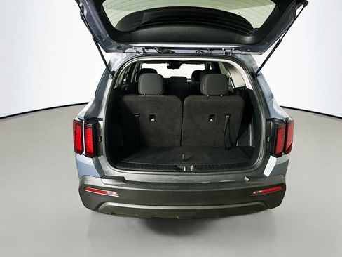 Certified 2023 Kia Sorento LX FWD image 29