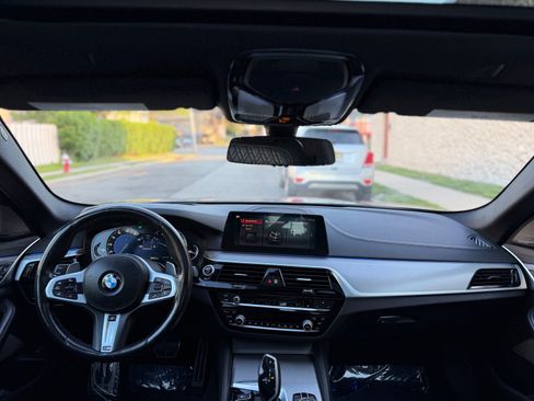 Used 2019 BMW M550i xDrive AWD/4WD image 32