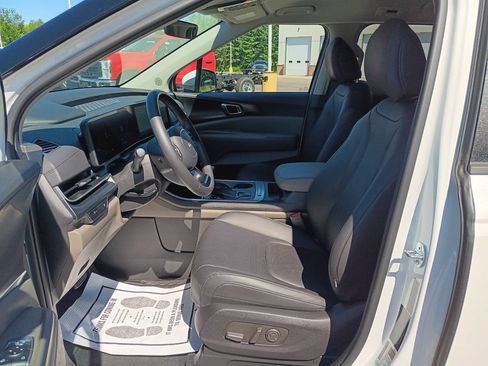 Used 2026 Kia Carnival FWD image 15