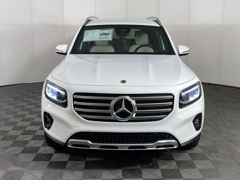 Used 2025 Mercedes-Benz GLB 250 4MATIC image 5