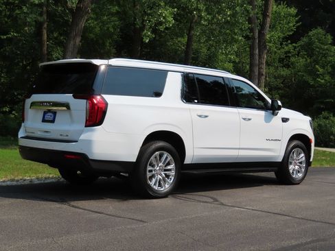 Certified 2024 GMC Yukon XL SLE AWD/4WD image 3