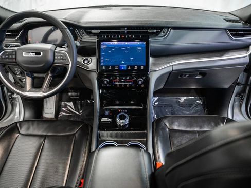 Used 2024 Jeep Grand Cherokee L Limited w/ Luxury Tech Group II image 25