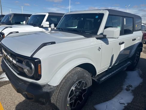 New 2026 Ford Bronco Outer Banks AWD/4WD image 3