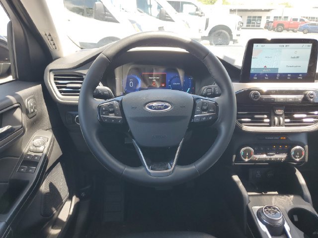 Used 2022 Ford Escape SEL w/ Technology Package FWD image 11