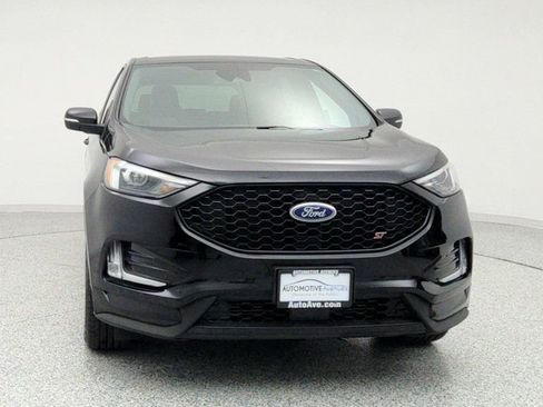 Used 2023 Ford Edge ST image 2