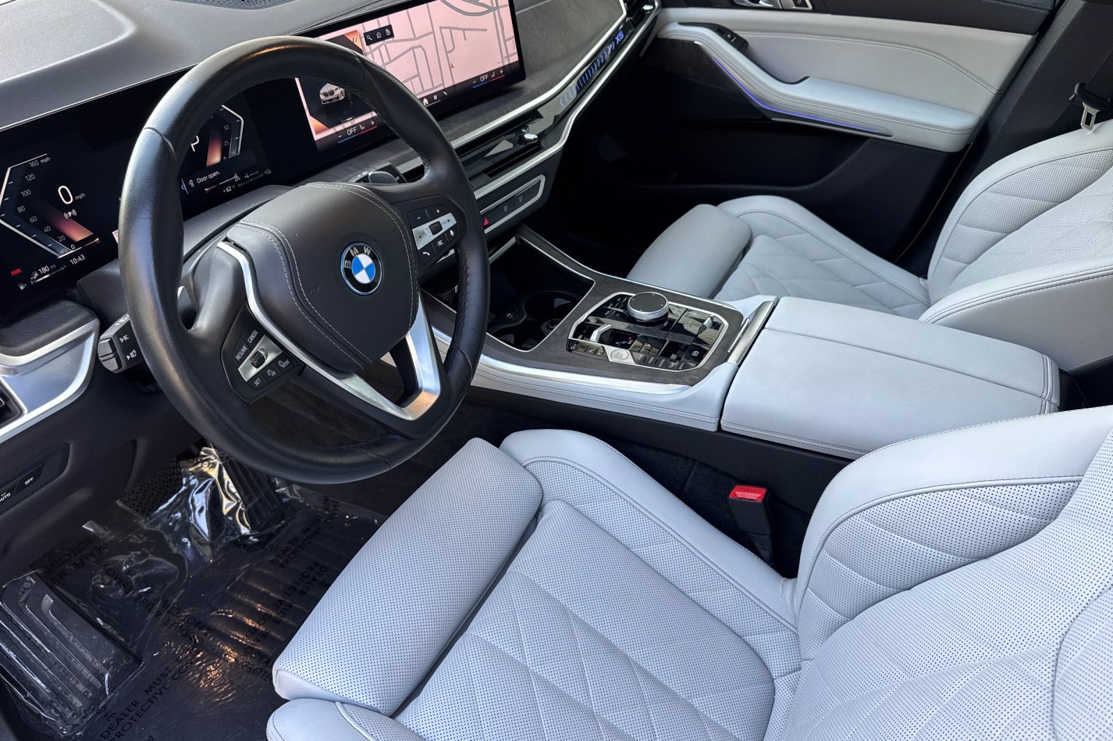 Used 2024 BMW X5 xDrive50e w/ Parking Assistance Package AWD/4WD image 4