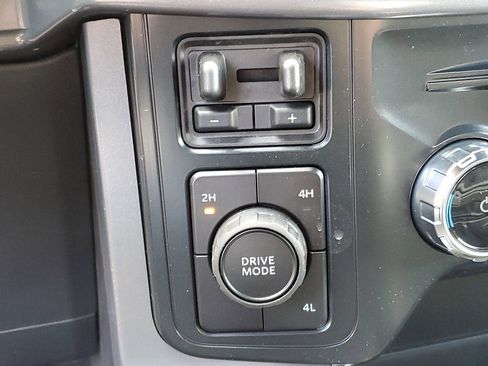 Used 2025 Ford F150 XLT w/ Equipment Group 302A MID image 20