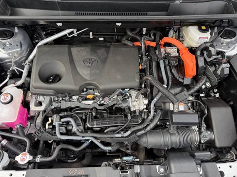 Used 2025 Toyota RAV4 LE AWD/4WD image 13
