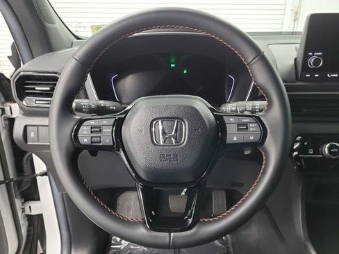 Used 2025 Honda Pilot Sport image 24
