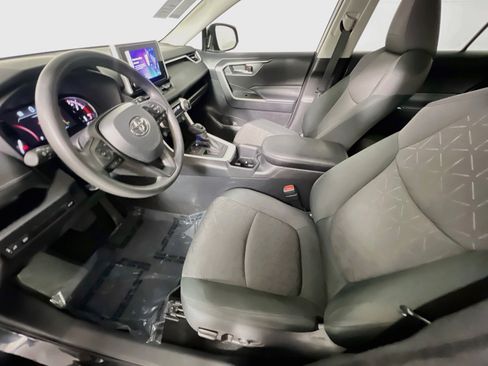Used 2024 Toyota RAV4 XLE w/ Convenience Package FWD image 15