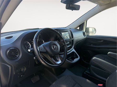 Used 2023 Mercedes-Benz Metris image 10