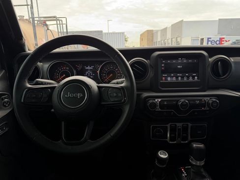 Used 2023 Jeep Gladiator Sport AWD/4WD image 6