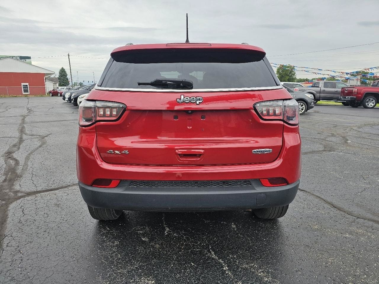 Used 2018 Jeep Compass Latitude w/ Popular Equipment Group AWD/4WD image 28