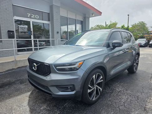 Used 2019 Volvo XC40 T5 R-Design AWD/4WD image 1
